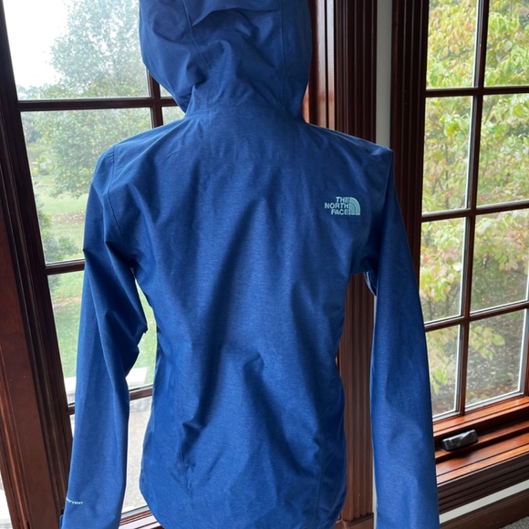 North Face Rain Jacket - Picture 6 of 9
